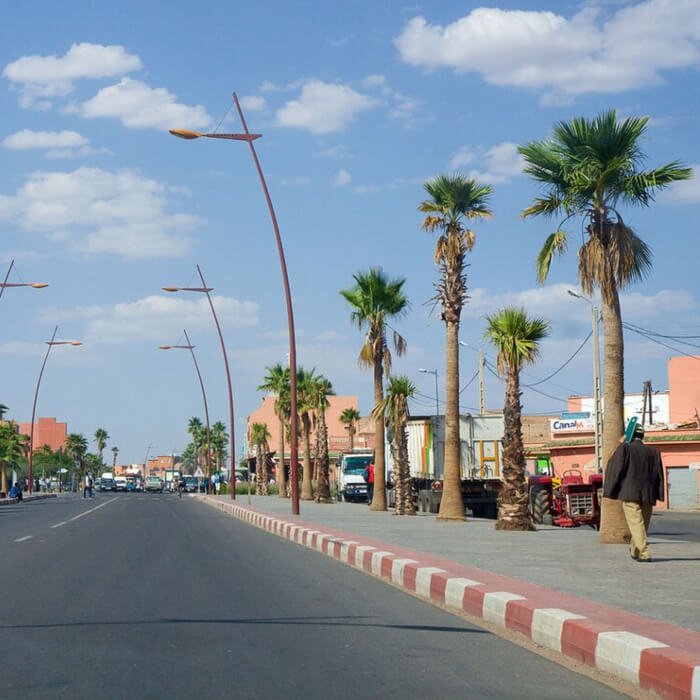 Relief varié et terrains agricoles ou urbains (1)