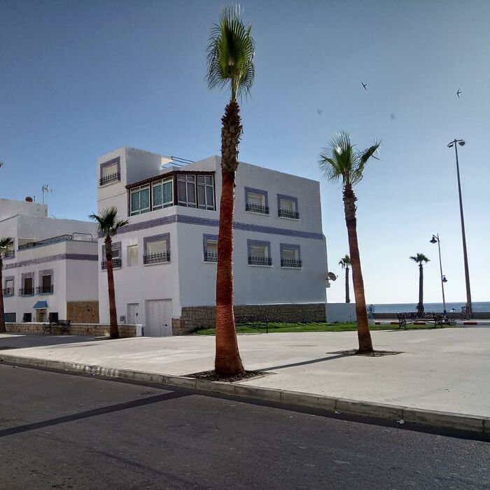 Relief varié et zones côtières