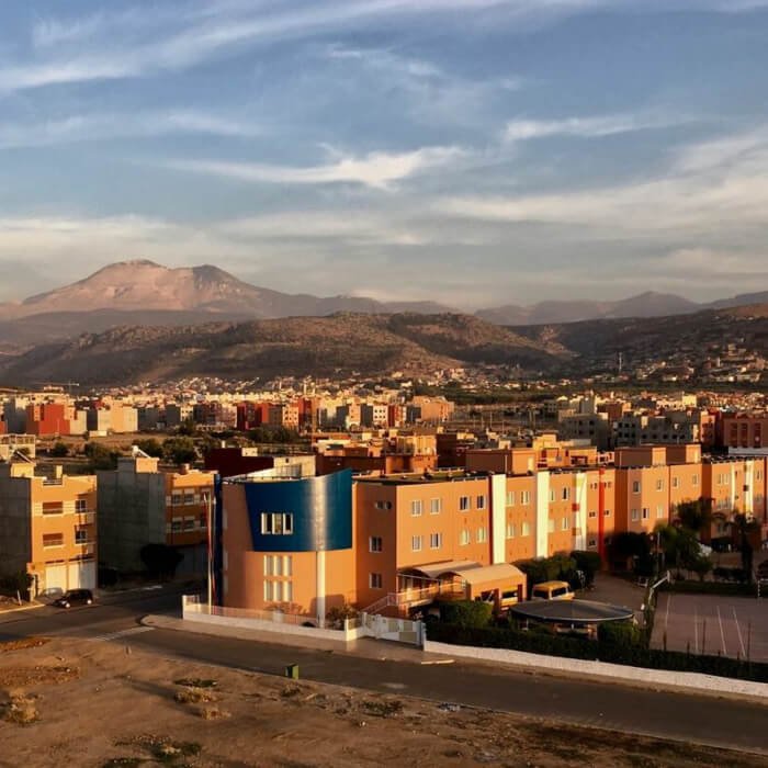 Zones urbaines en développement et infrastructures modernes